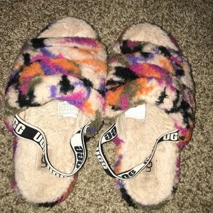 Ugg’s Fluffyeah slides